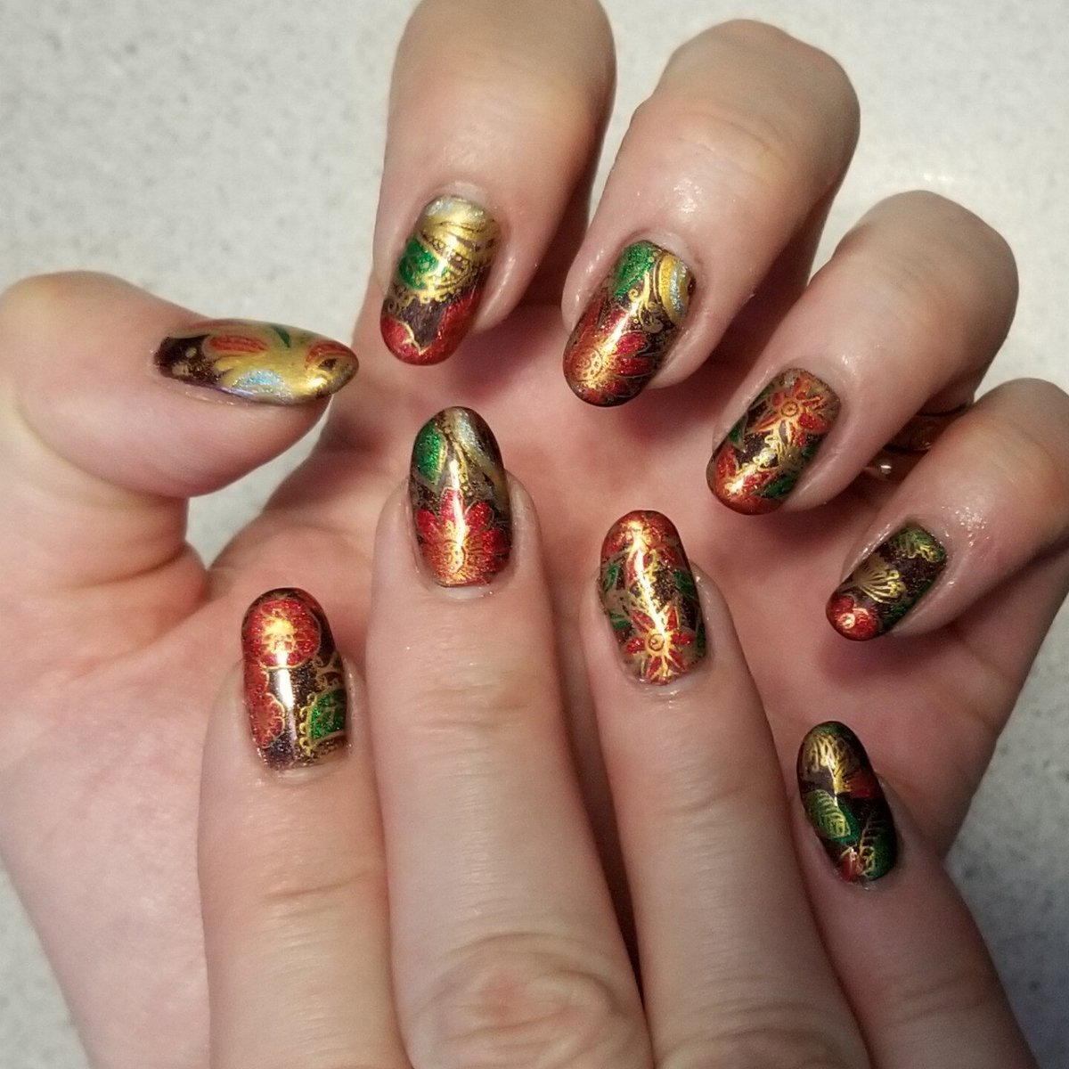 kwsapphire's tweet photo. Today's #NailArt was inspired by a pair of my pajama pants. I've been wanting to attempt this for weeks but only today had the time to try. Pretty happy with how it turned out!! 
#NailDesign #NailPolish https://t.co/ArvWHMF0tN