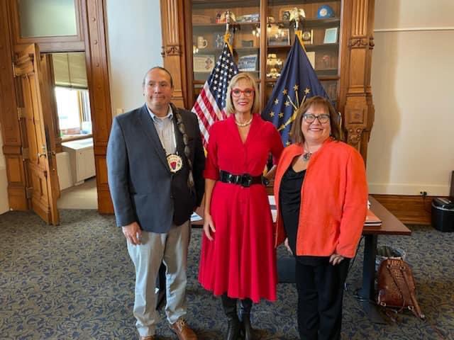 MSG_Indy's tweet photo. Pokagon Band of Potawatomi Indians Chairwoman Rebecca Richards and Vice Chair Gary Morseau were in Indianapolis today for Organization Day and had a lot of productive meetings, including a great visit with @LGSuzanneCrouch. https://t.co/4TYgnxuQuk