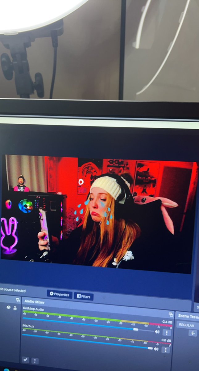 BunnyBooLiv's tweet photo. Last time you’ll ever see this background 🥲

Live now for my final goodbye to my apartment before we move into our new home! 

I will be taking everything down 😭

#NoWigLiv 

https://t.co/KxF4kqX8Xn https://t.co/yCa8qcjeWb