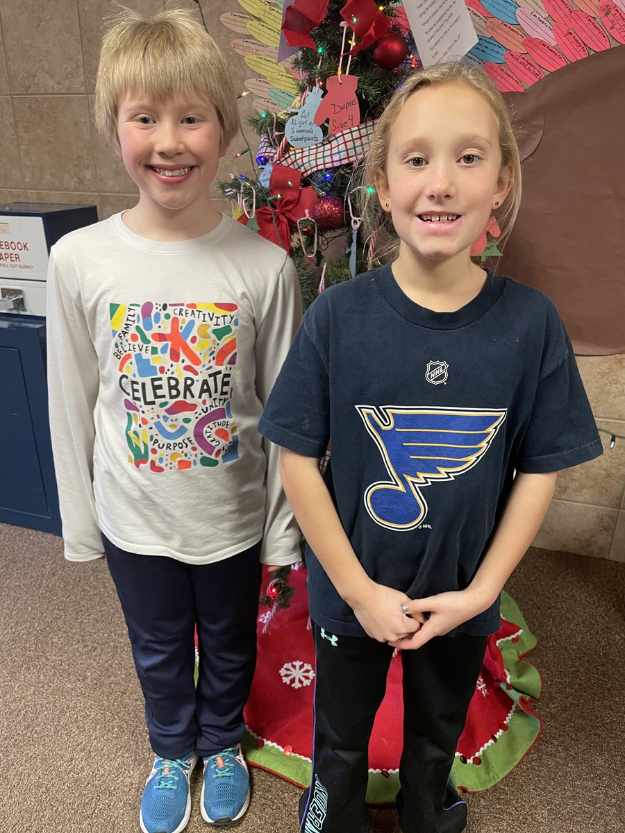 HonkolasClass's tweet photo. Student council members were busy decking Viking’s halls today!  Can’t wait to see the student’s excitement tomorrow! #vikinglearners @learningvikings https://t.co/JExVSiAK8U