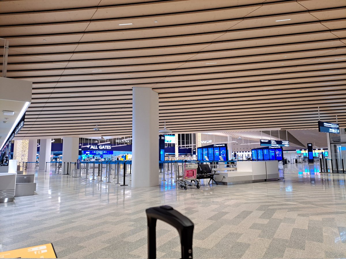 Day 2 of my #puroresumadness has started. Still in helsinki on the airport. It's really nice and quiet here. 3 more hours until I can get through security. https://t.co/piipo97UQL https://t.co/a55jG5MyLX