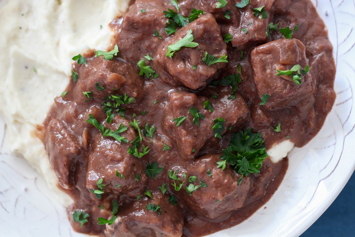 LydiOutLoud's tweet photo. Skip the turkey and make the yummiest (and fastest!) Thanksgiving dinner... Beef Tips and Gravy in the Instant Pot! Get the recipe: https://t.co/kCSmvdUEmv @ohiobeef #ohiobeef https://t.co/m9Zn0Pz95H