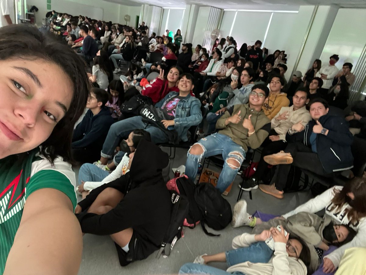 TecmilenioCDMX's tweet photo. Así se vivió el primer partido de nuestra selección mexicana en el mundial de fútbol Qatar 2022 en los campus de Cuautitlán Izcalli y Ferrería. ⚽💚
¡Vamos México! 🇲🇽🙌🏻 https://t.co/pPCat394yP