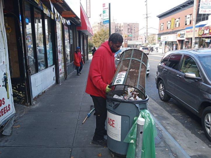 aceprogramsny's tweet photo. ACE Crew is proud to partner with @CMBrooksPowers to keep the sidewalks and streets in #FarRockaway #Queens looking clean and beautiful! #cleannyc https://t.co/CUPyOTKqVg