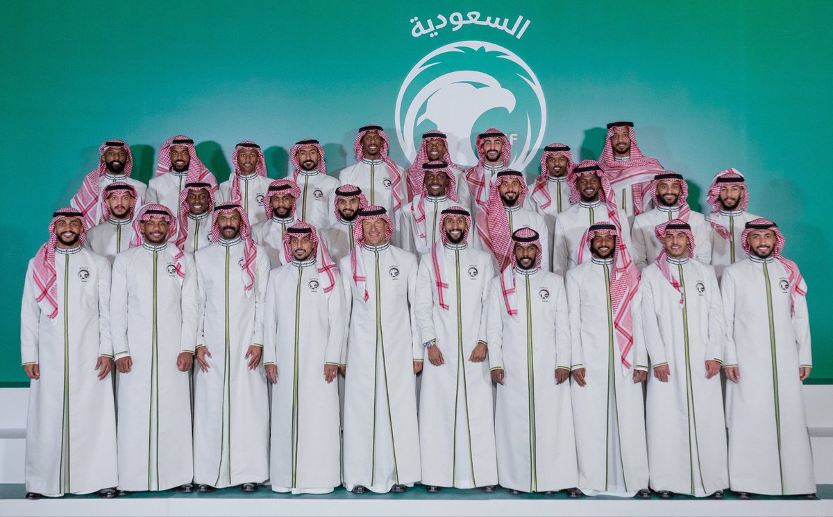 Ali97kh_'s tweet photo. إذا فاز المنتخب الايطالي هل يفرح له الشعب الفرنسي ؟ مستحيل او الشعب البلجيكي مستحيل.

فقط نحن العرب الذين نفرح إذا فاز او تأهل آي منتخب عربي او حقق انجاز هذا إن دل دل على اننا #وطن_واحد او بالأصح عرب 

#السعوديه_الارجنتين
#المنتخب_السعودي
#محمد_بن_سلمان https://t.co/PvgNvM1IOY