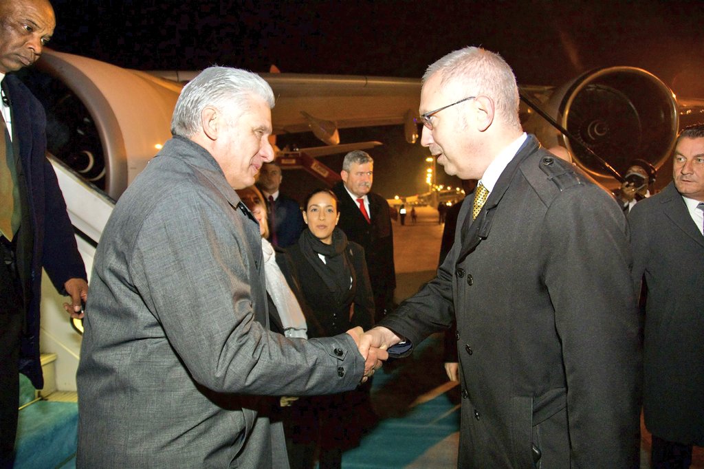 El presidente @DiazCanelB ya llegó a Türkiye 🇹🇷, tercer punto de su gira internacional. Son las 3: 00 am hora local. #DíazCanelEnTürkiye