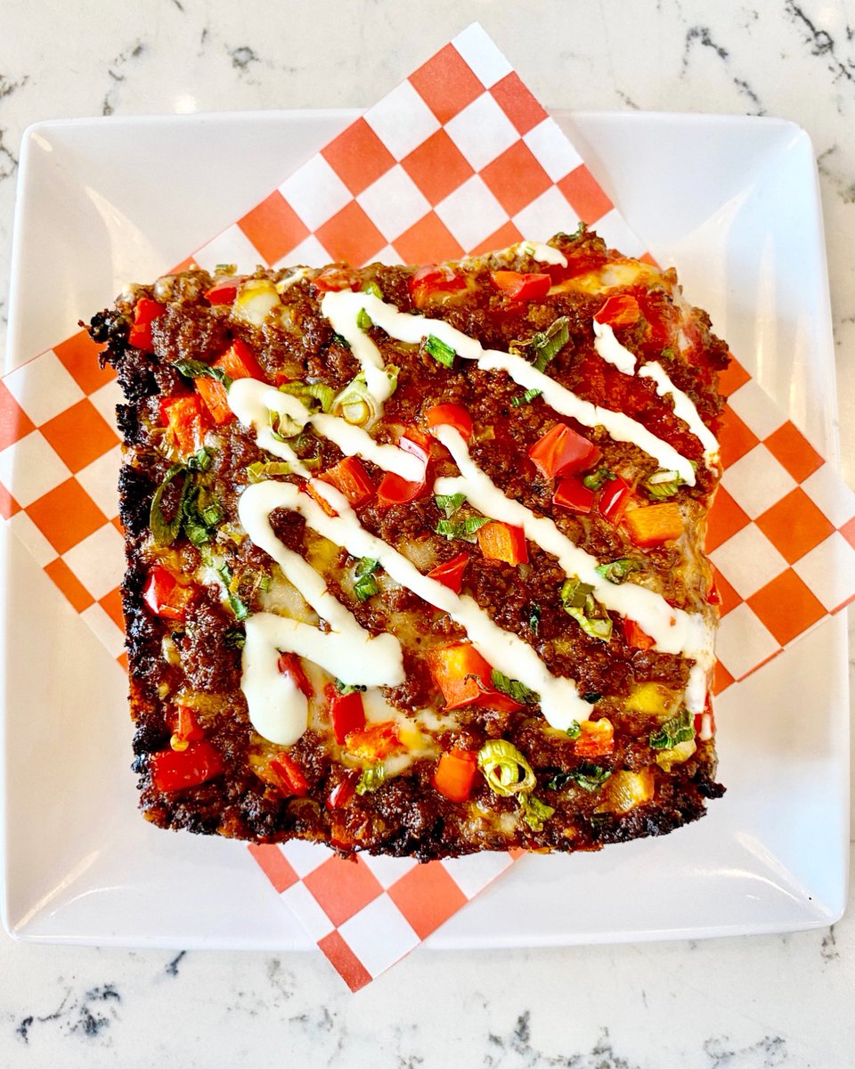 Stop in for a moment of solitude &amp; scrumptiousness with a #slice all to yourself before the #holiday pandemonium!🌪️🧘🏻😋 Have a great #thanksgiving week! 🍁🍕❤️