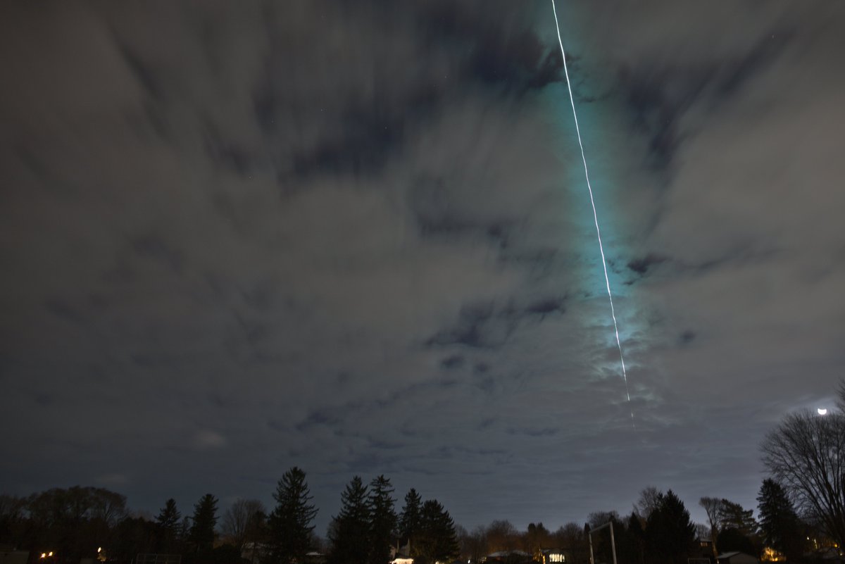 NASAJPL's tweet photo. A tiny asteroid harmlessly lit up the sky in Canada on Nov. 19 – and astronomers saw it coming. It was detected 3.5 hours before impact, and then @NASA’s Scout impact hazard assessment system calculated where and when it would enter Earth’s atmosphere. https://t.co/Z7bxwdt2zP https://t.co/RXPhUViR98