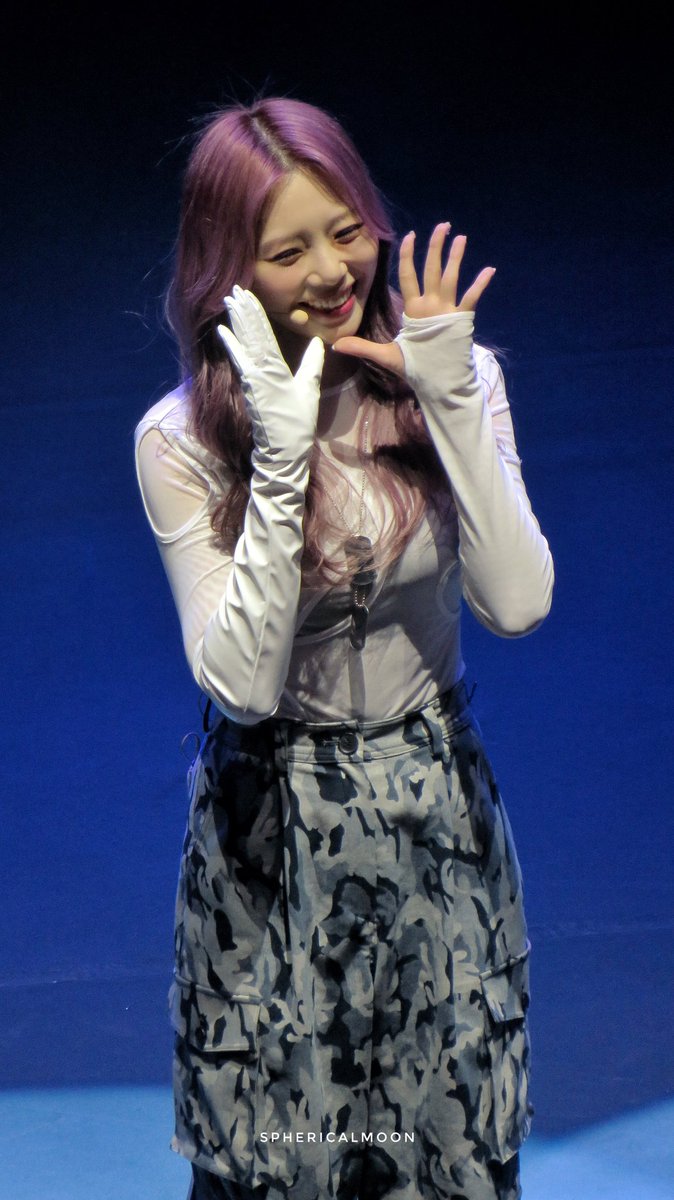 sphericalmoon's tweet photo. 20221122

#드림캐쳐 #Dreamcatcher #지유 #JIU #DREAMCATCHERInLondon https://t.co/vvvKqQRvTa