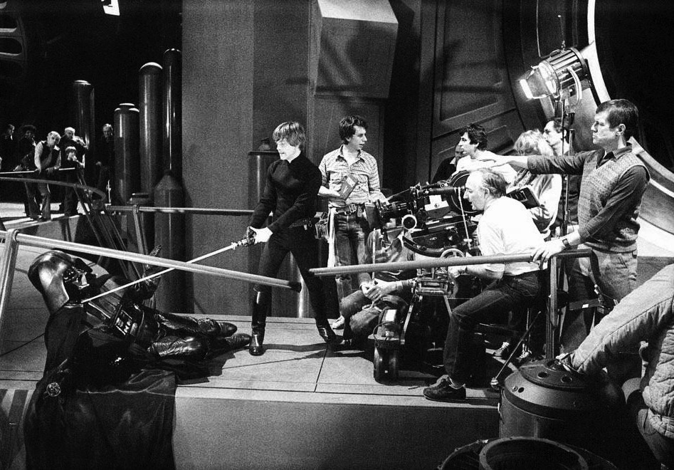 esgrimacompos's tweet photo. #BobAnderson and @MarkHamill on the set of #ReturnoftheJedi (1982).
@starwars https://t.co/icOuSrOClq