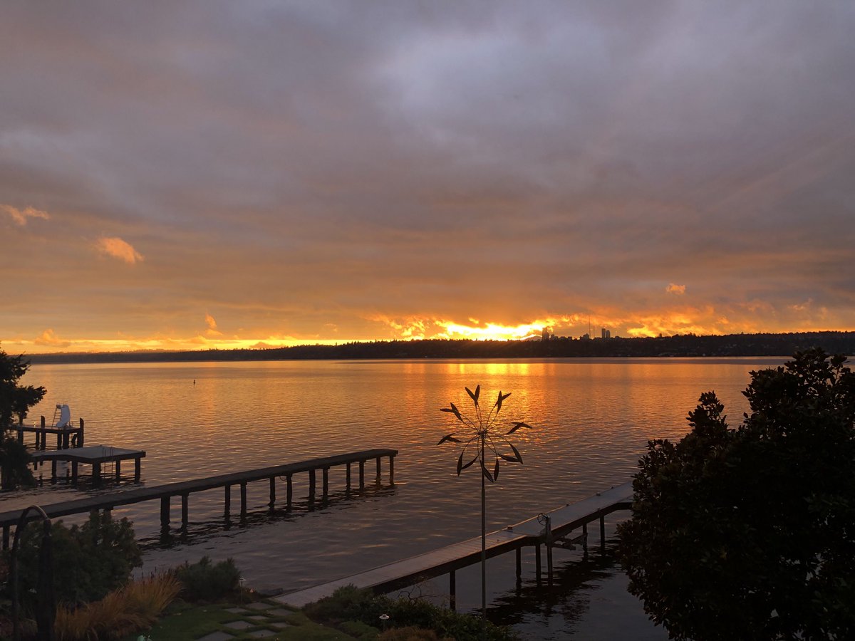 After all the rain today, what a way to finish the day in style!
