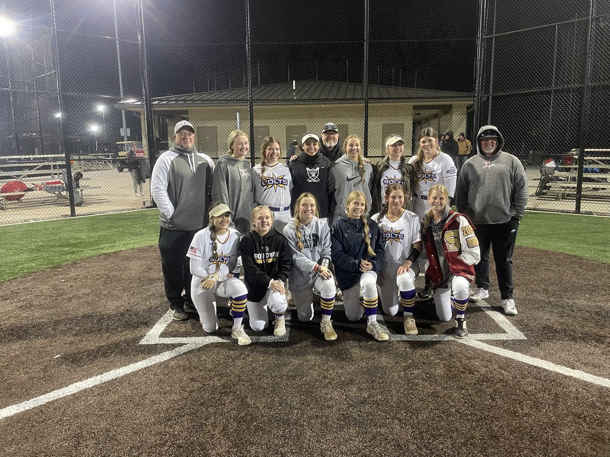 alisonLmoore19's tweet photo. I had a great time winning the Owl City Tournament! My batting average was .385 and my on base percentage was .429. Great way to end the fall season, can’t wait for spring! @boltswilson2425 @LaGrangeCollSB @YHC_Softball @BerrySoftball https://t.co/96RtGRqv3O