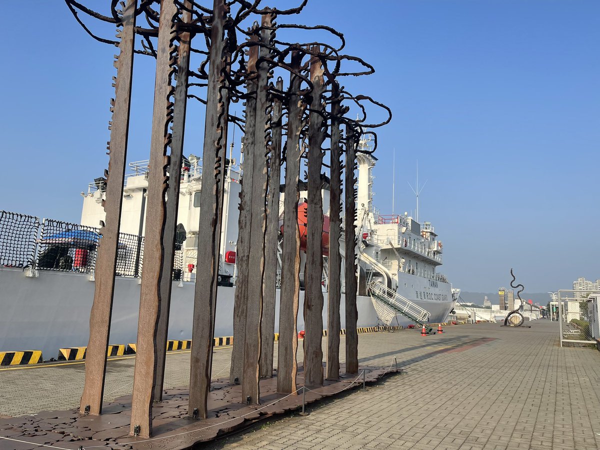 高雄にある「芸術特区」には数多くの美しく、そしてユニークなアートスポットがある。初めて訪れた2015年から次から次へと新たな遊び心満載なスポットも誕生し羨ましい限り。当時まだなかったトラムも走り、人も数多く訪れ、周りのお店もそんなアートの刺激を受けとても美意識の高いお店が目についた。