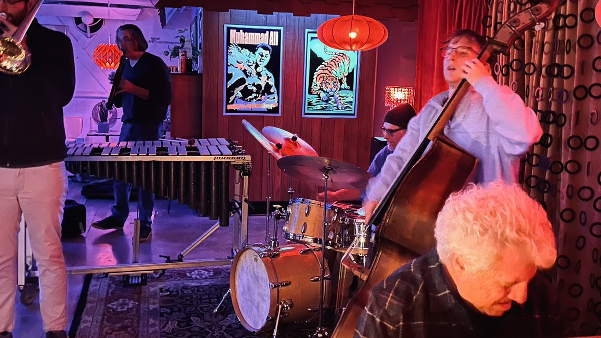 Made thanksgiving dinner for my jazz friends. The aroma of turkey and dressing mixed w the music of Miles was a special cocktail. Also our little club is live 😃