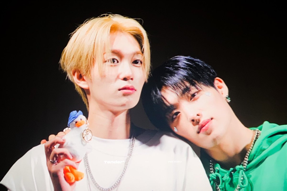TheoBrasil_'s tweet photo. 📸|#HQ▪︎20.11.22 – Theo e Keeho durante evento de autógrafos em Gangseol.🥰
© tender_0701 ~☀️
#THEO #테오 #P1Harmony #피원하모니 #P1H @P1H_official @P1H_members #2nd_PHOTO_BOOK #Summer https://t.co/G90nYrsFhq