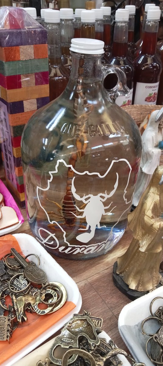 psykeologia's tweet photo. Ayer por cosas del destino y una de mis suegras andaba en el mercado y me acordé un chingo de @Fureimes un galón de esos le vamos a llevar a Toluca https://t.co/IPwmzjiw9X