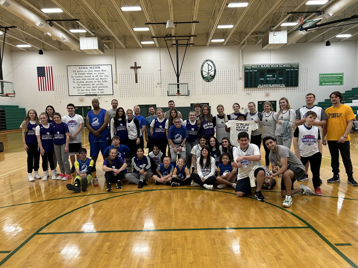 Awesome time tonight with <a href="/GirlsNoro/">North Royalton Girls Basketball</a> ! Thank you for such a fun time!