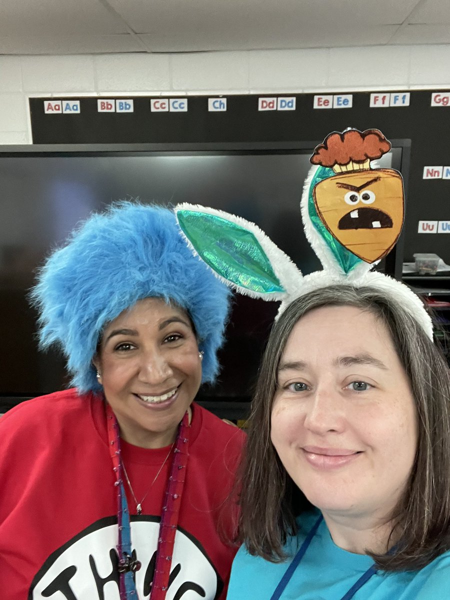 MsRosasBAES's tweet photo. Book character day is more fun when your teammates go along with your ideas @MrsBoganBAES @MsSlaughterBAES @libmediabeach #BAESShines https://t.co/luppHfCWai