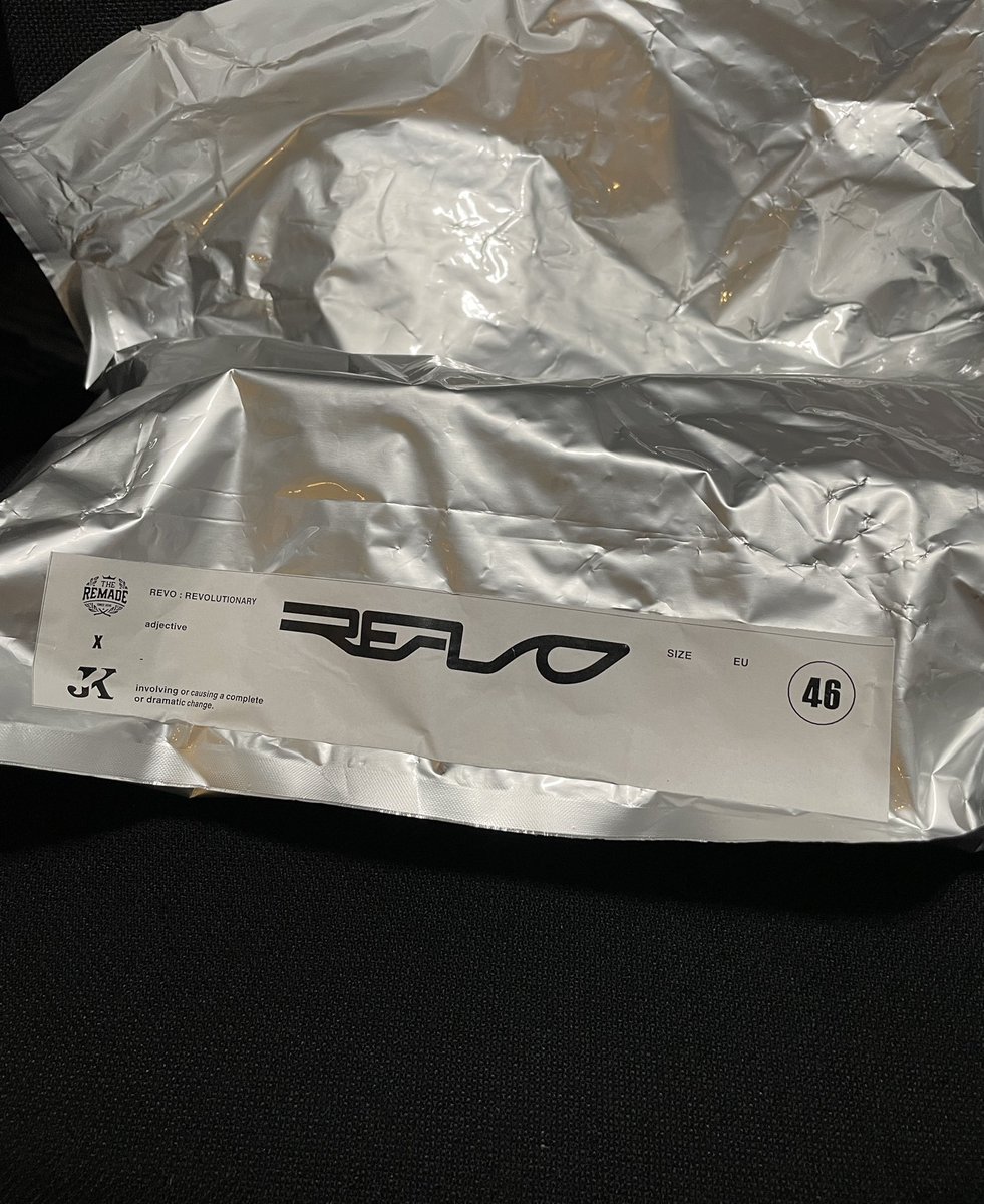 AntbenBen's tweet image. The question is do I keep ‘em DS or wear em? Cant close the box on these #thereisnobox @TheRemade_ @johnnyskicks 🤔 #revo #coldaf in Chi