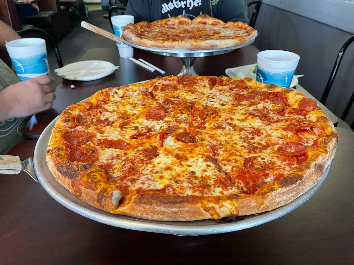 chaddukes's tweet photo. Reviewed “Cosmos Pizzeria” in Southern Shores for the #VAPC https://t.co/8IBRRouYhE https://t.co/HSjcrhWKba