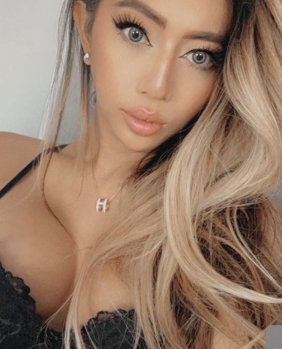Do I stay on your mind? 😉🤔🙇🏻&zwj;♂️ https://t.co/bfuevmJhvm<a href="/tag/lingerie"class="tags"><span>#lingerie</span></a><a href="/tag/photoshoot"class="tags"><span>#photoshoot</span></a><a href="/tag/photography"class="tags"><span>#photography</span></a><a href="/tag/portrait"class="tags"><span>#portrait</span></a><a href="/tag/lingeriemodel"class="tags"><span>#lingeriemodel</span></a>