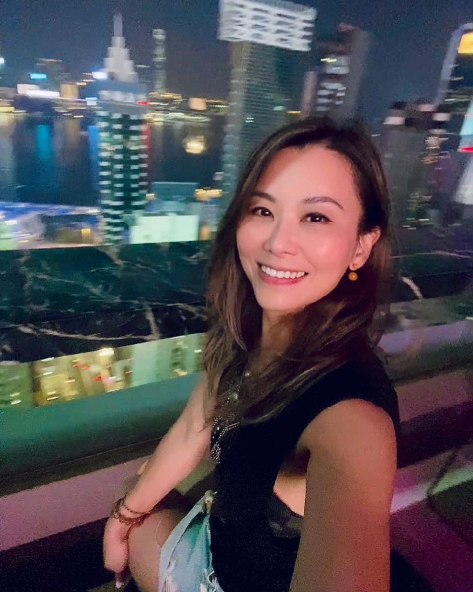 watermelon17319's tweet photo. Goodnight and sweet dream❤️
And remember me🤣😂
#goodnight 
#nightout 
#enjoylife https://t.co/ol9iei2I87