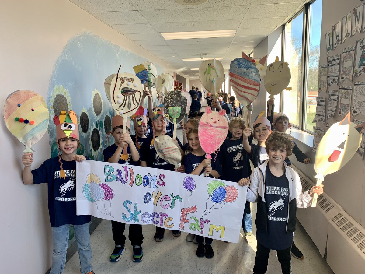 Mrs_Francis7's tweet photo. Our long awaited Fun Run celebration and Balloons Over Steere Farm second grade parade! Great day at #SFE! 🥳 🎈💙 https://t.co/p77X0Fd7k6
