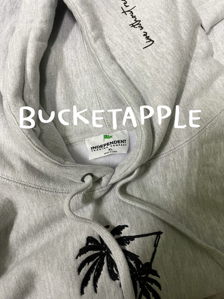 bucketapple's tweet photo. เหลือฮู้ดดี้แจบอมที่ทำกับ #representxdef ตัวนึงอะ ไซส์ XL มีใครเอามะคะ เดี๋ยวขายลดให้ถูกๆเลย จาก 2994 เหลือ 1994 พอค่า ใครเอา DM มาน๊า https://t.co/hSeXFpNgiD