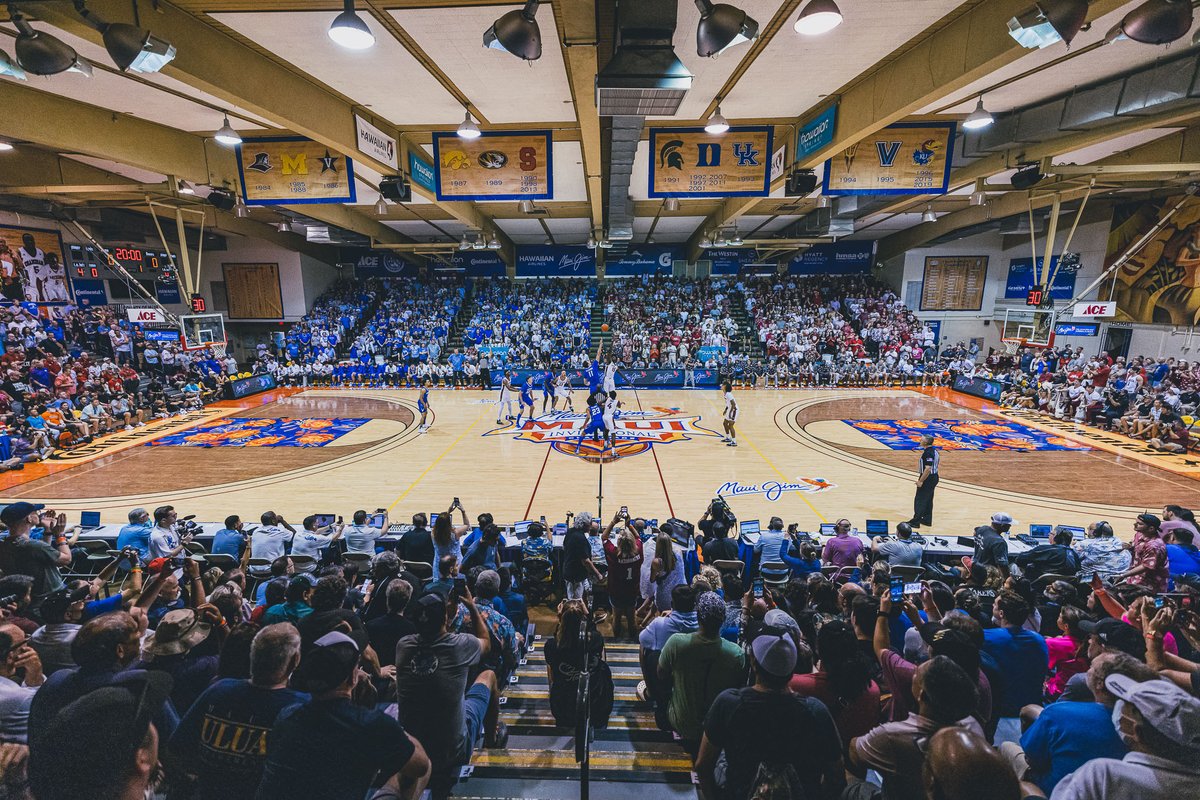 there's a lot of blue in Maui 

📸 - <a href="/BluejayMBB/">Creighton Men’s Basketball</a>