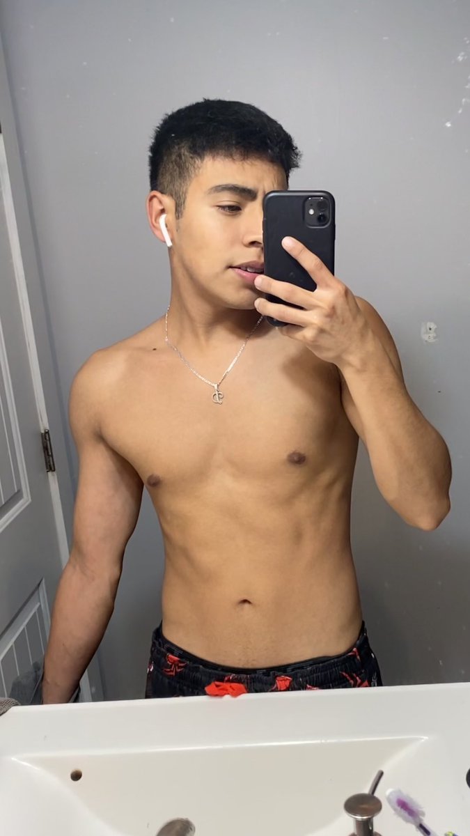 bgdady934's tweet photo. @themasonblaze @Flirt4Free Que rico 😏🔥 https://t.co/YUz5m4R8CD