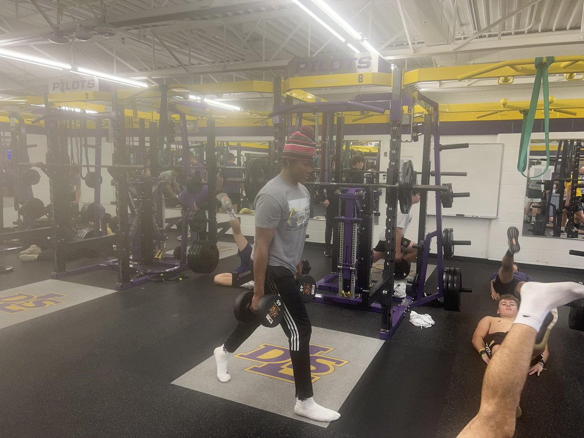 coachrohn's tweet photo. Championship Week!
6:30 am Lifting                      7:15 am Films                         8:00 am last day of school      3:15 pm practice                      5:15 pm Team Dinner.              6:00 pm Films                                Embrace the grind!!! https://t.co/YSPYmuVVKU