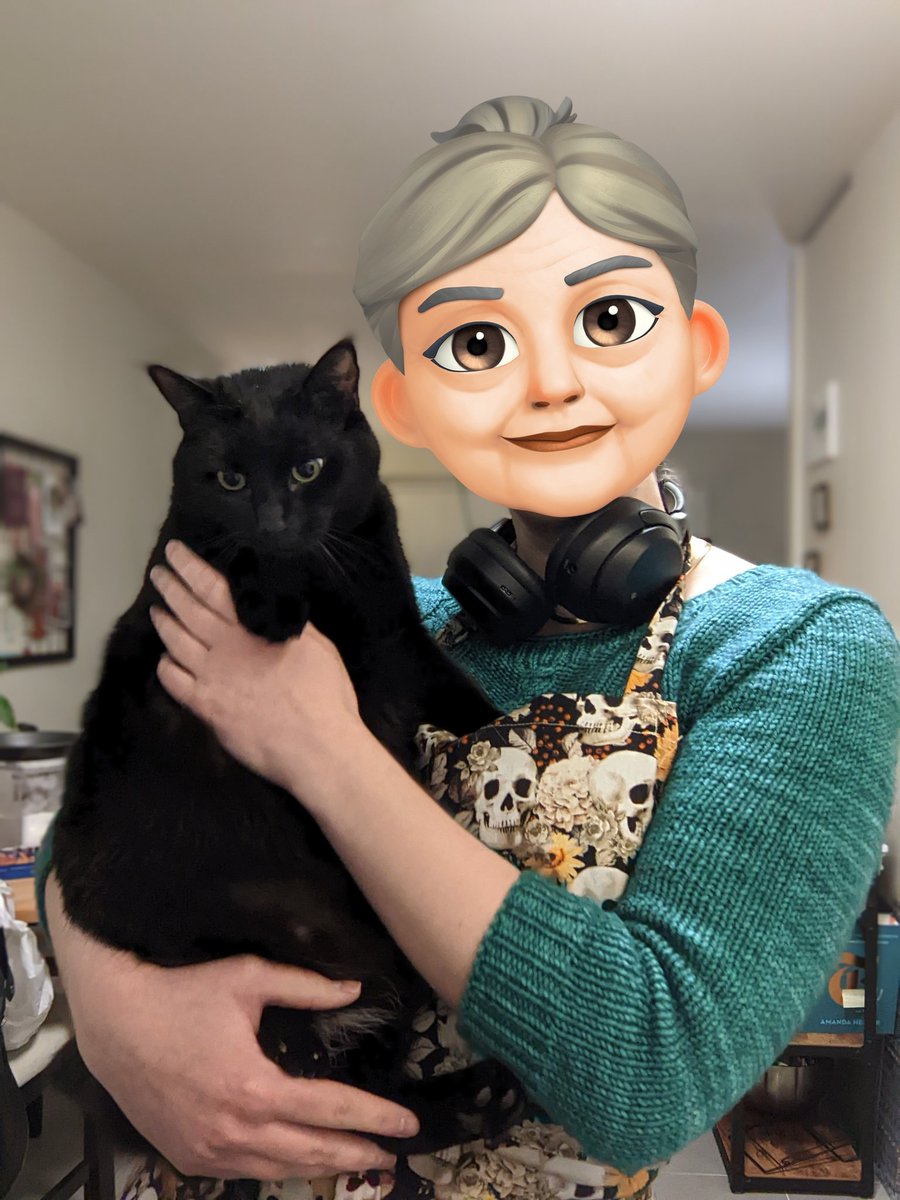 DeaconTheCat's tweet photo. !?! Unhand me, Mother!! I want no part of this "family photo" https://t.co/jtVYQEjsVn