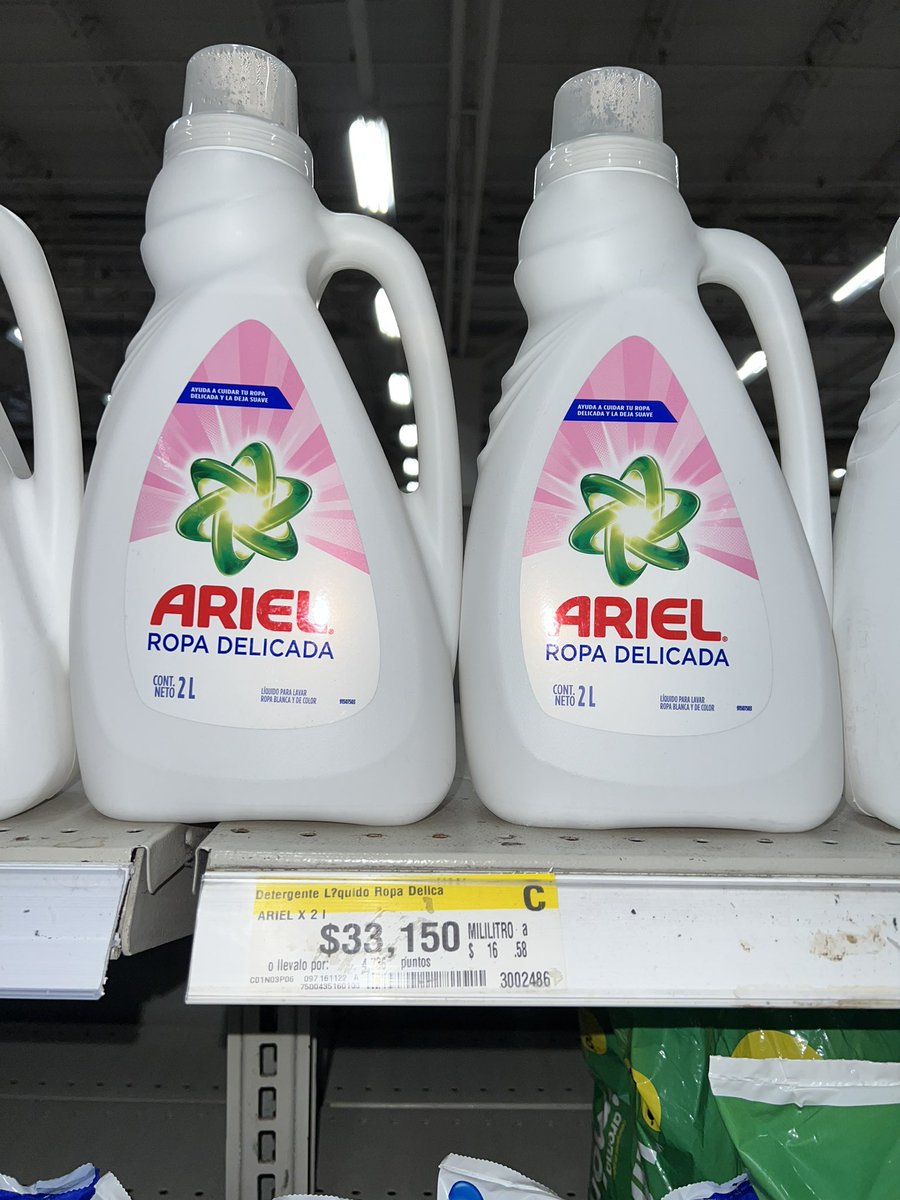 natylopezduque's tweet photo. @almacenesexito compré un detergente líquido d 33150 pero m cobraron $52.200. Me di cuenta al salir revisando la factura. Me devolvieron la diferencia, pero entonces q pasa con los q no se dieron cuenta y por consiguiente no reclamarán? Para mí, eso es robo. O q opina @sicsuper ? https://t.co/4anJ6P5THv