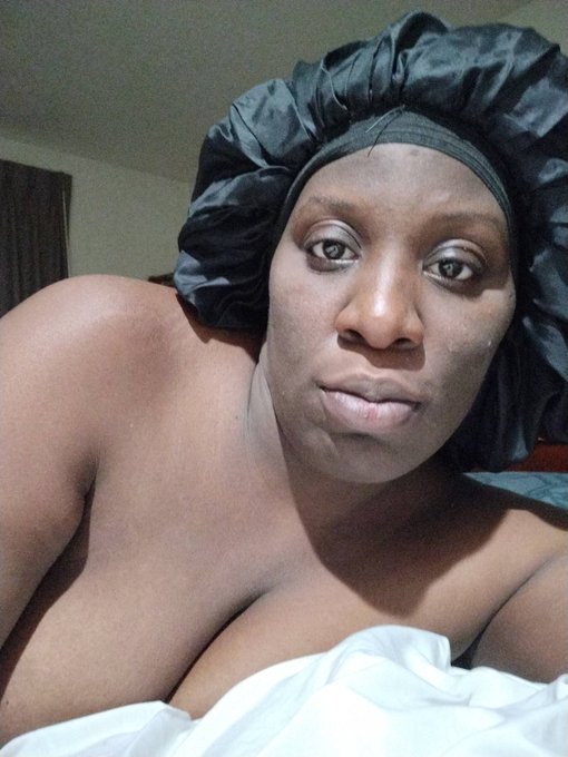 Good evening 😝 https://t.co/egGvoOfkXE<a href="/tag/stripchat"class="tags"><span>#stripchat</span></a><a href="/tag/stripchatlive"class="tags"><span>#stripchatlive</span></a>