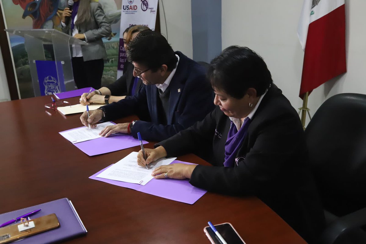 GougesAc's tweet image. Firma Convenio de colaboración entre la  Coordinación Feminista Olimpia de Gouges y  @CaleraZac para la realización del proyecto denominado “Fortalecimiento de Capacidades Institucionales para la Atención Integral de las Víctimas y reeducación de las Personas Agresoras”.