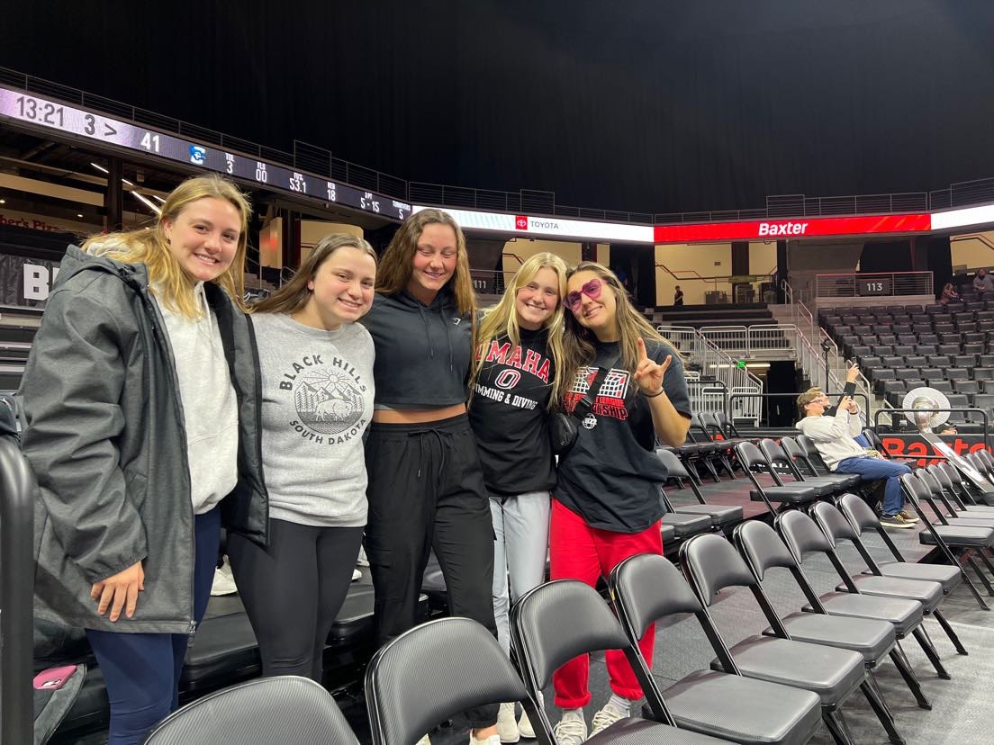 Swim and dive out supporting <a href="/OmahaWBB/">Omaha Women’s Basketball</a> ! <a href="/OmahaSADev/">Omaha Student-Athlete Development</a>