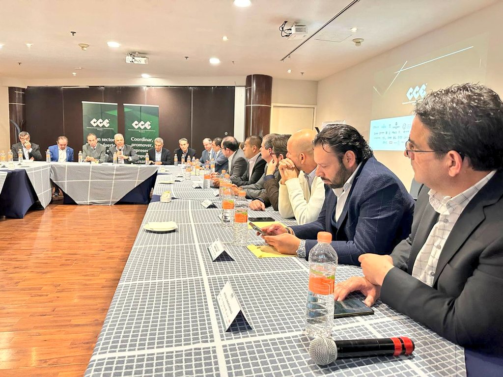 CCEPuebla's tweet photo. Con el 55.5% de los votos a favor, @HectorASanchezM es Presidente Electo del CCE #Puebla, para el periodo 2023 - 2025.

Sucederá al Presidente en funciones @TaicoAlarconR en el primer trimestre de 2023.

👏🏼Muchas felicidades. https://t.co/FUAAA20nLk