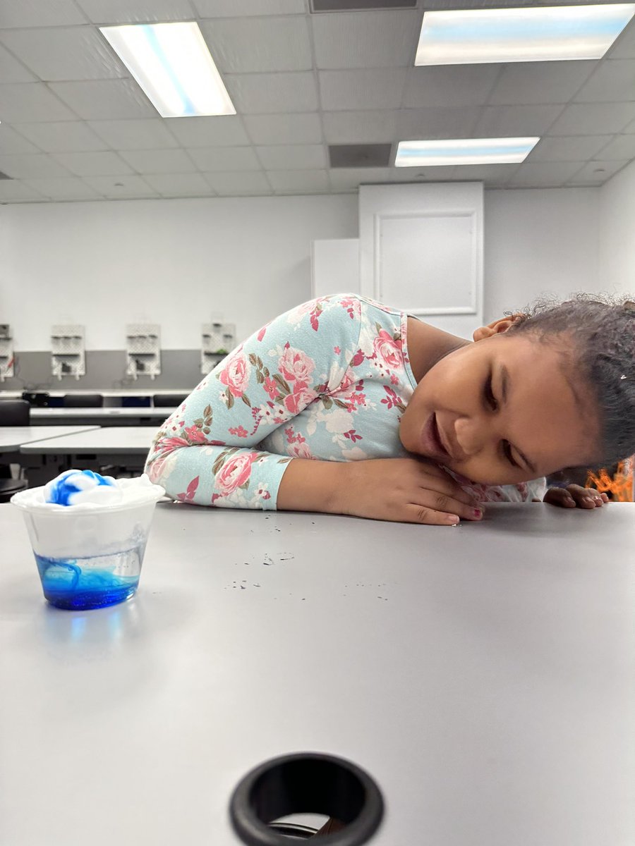 msmariadonovan's tweet photo. We had so much fun exploring the @CradleAviation as well as learning about the clouds and “making it rain” on our field trip! 🌕🛰️  @wsselementary @OFFICIALFSUFSD https://t.co/JHxcpEqzav
