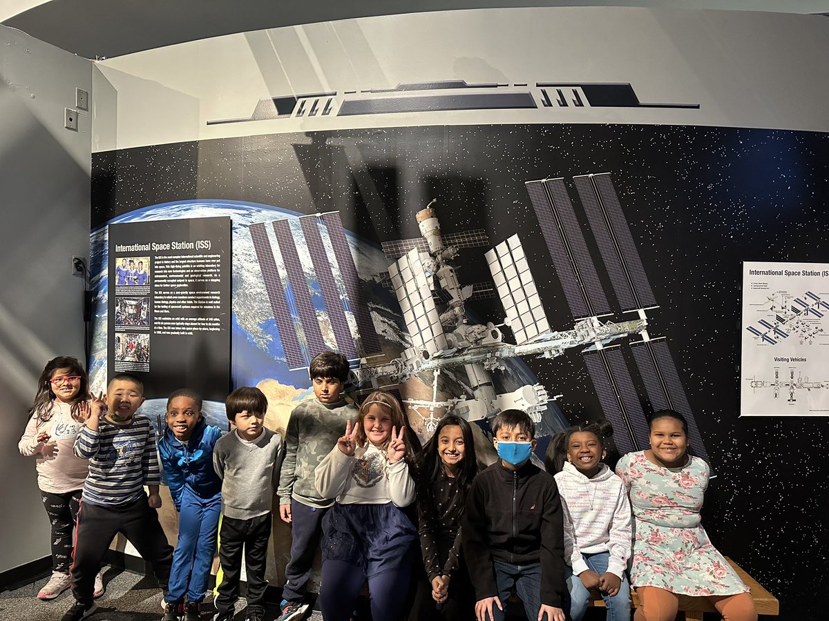 msmariadonovan's tweet photo. We had so much fun exploring the @CradleAviation as well as learning about the clouds and “making it rain” on our field trip! 🌕🛰️  @wsselementary @OFFICIALFSUFSD https://t.co/JHxcpEqzav