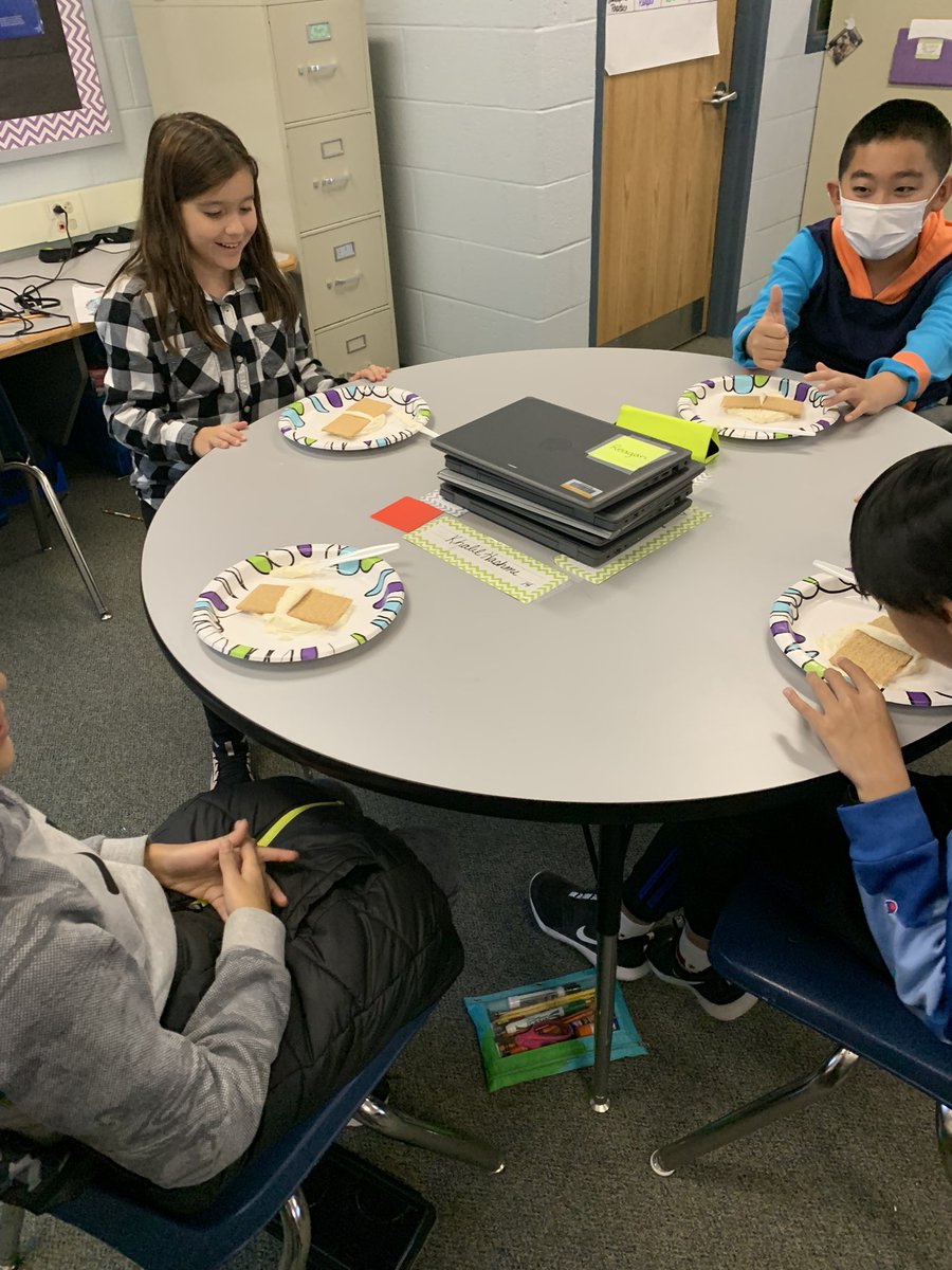 geier5tmes's tweet photo. These @TMESEagles love the plate tectonics demonstration today! #handsonscience https://t.co/Eo1VxivOTI