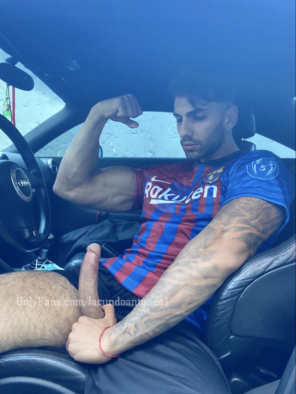 Facundo Antunes 🍼💦 on X: Who sucks me while I drive? 👅🍆🚘  t.cohL5aGZ2Gpb  X