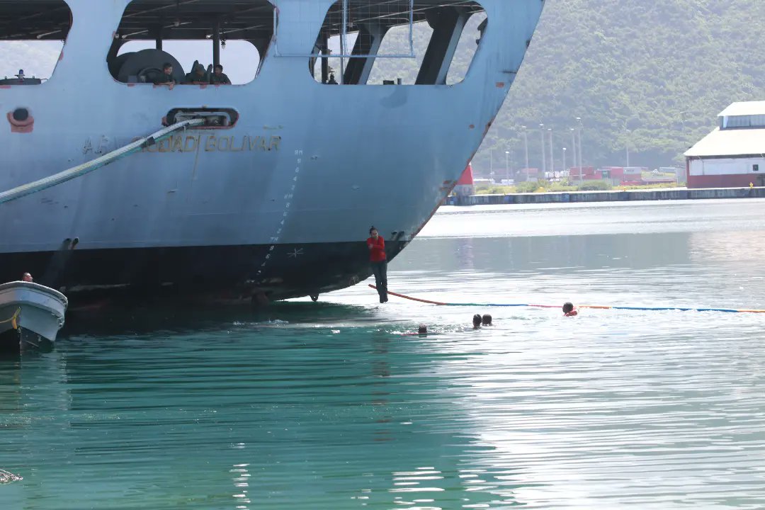 ArmadaFANBVzla's tweet photo. #DeporteTotal 1/2 || Ésta Competencia entre Infantes de Marina comprendida en 6 FASES, persigue el fortalecimiento de las habilidades combativas y el aumento del Apresto Operacional de la Fuerza de Desembarco Anfibia de la @ArmadaFANBVzla, a través de un ambiente de camaradería, https://t.co/KdnBtoXMeP