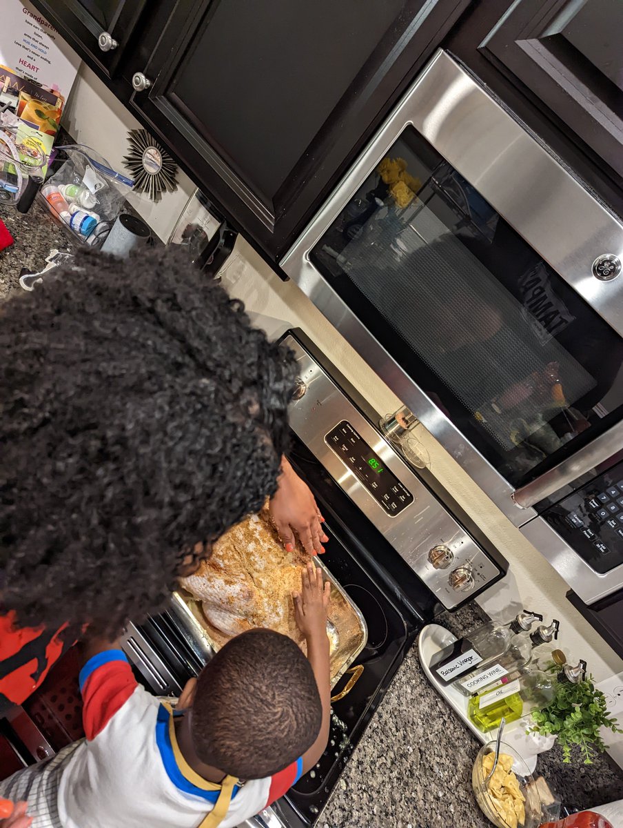 D_HolmesJr's tweet photo. He wanted to stay up late and "hang out"....Putting him to work early ๐โค๏ธ #chefTrey #thanksgiving2022 https://t.co/gN8igPvNzo