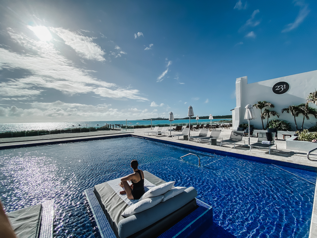 23NorthAtGIR's tweet photo. Dreaming of those perfect afternoons, gazing up at the sun & out over Emerald Bay.
Come daydream with us!
Day passes available. Please contact Grand Isle concierge.
#23north #23NorthGrillHouse #grandisleresort #exuma #bahamas #beachclub #weddingvenue https://t.co/QKYu5Oc3L4