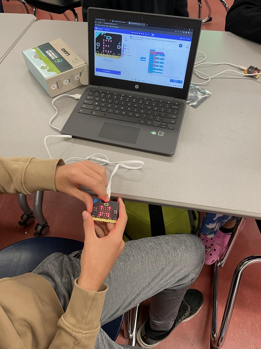 KatelynBeecroft's tweet photo. @STEM_Saunders  students practicing their coding skills making compasses, levels, light detectors, and message transmitters with the Microbits today. @SaundersOne https://t.co/tiAZJbMh8L