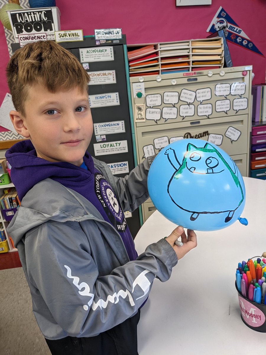 LeRoy_CSD's tweet photo. Miss Mooney's 4th grade class read Balloons Over Broadway and designed balloons afterwards! #thanksgivingparade #onecastle #WeRLR #Thanksgiving2022 🎈 https://t.co/KjS8M6Hmja