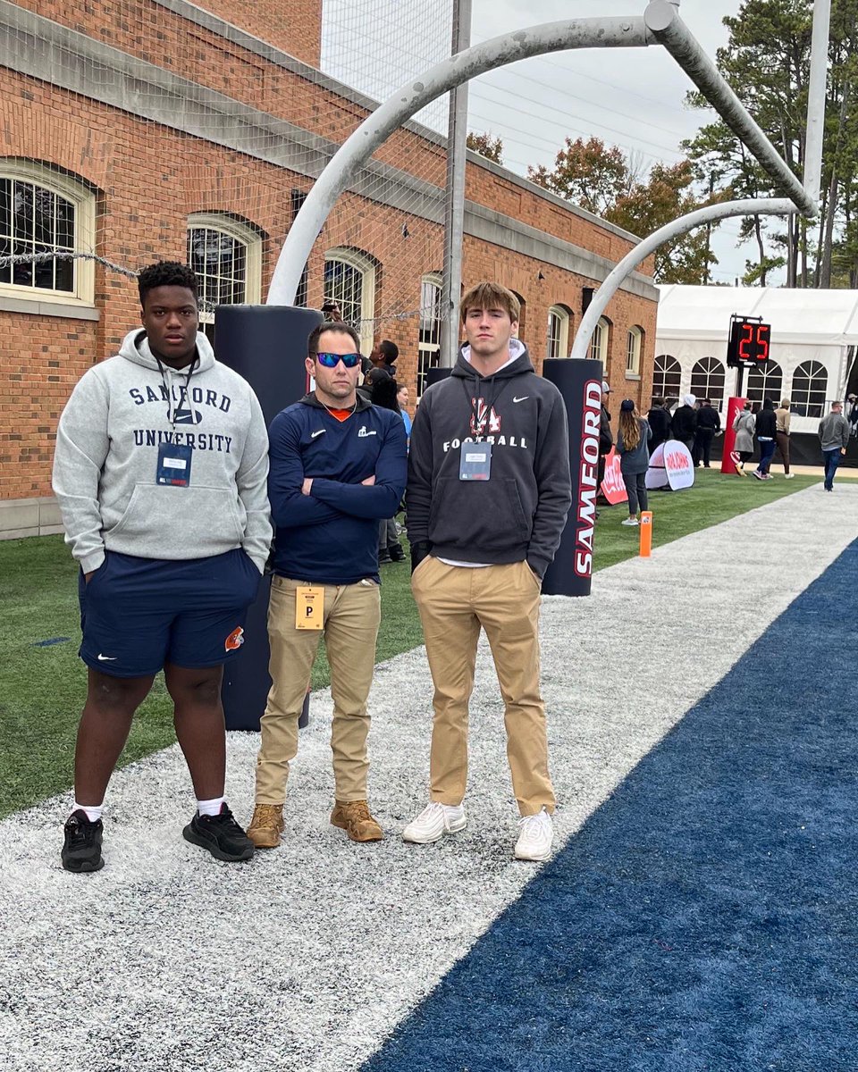 momjenro's tweet photo. Such an exciting game to watch! Go Samford! The atmosphere was electric! Logan,Shelton and Coach Knauss Represented Lakeview well!! @RecruitLakeview @LoganSt58265255 @D1Shelt0n @coachKnauss1 @LAFootballLions @SamfordFootball https://t.co/RLCPMkROWi