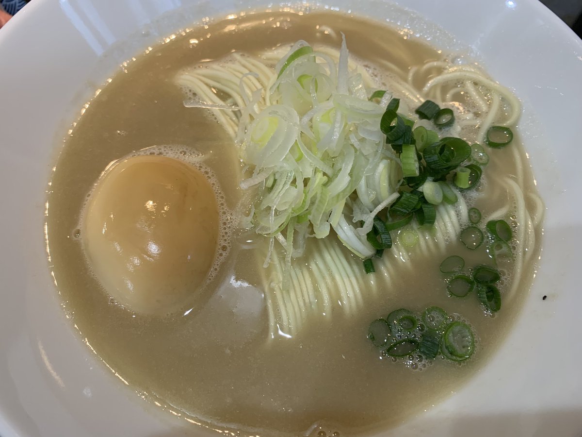 snipe0606's tweet photo. 【Noodle&amp;Spice curry 今日の1番】@川口

・限定12 濃厚真鯛ソバ ちょい肉
・限定B 本マグロネギトロたくごはん
・海苔
・燻製味玉
・サービス🙇‍♂️ m(_ _)m m(__)m

0816着11番 後続9で朝の部打ち切り☔️
冷たい雨の中まったり真鯛のあったかスープが染みるね😊🥇トゥルントゥルンワンタン激ウマ😋🏆優勝 https://t.co/Ui3lgWKcFh