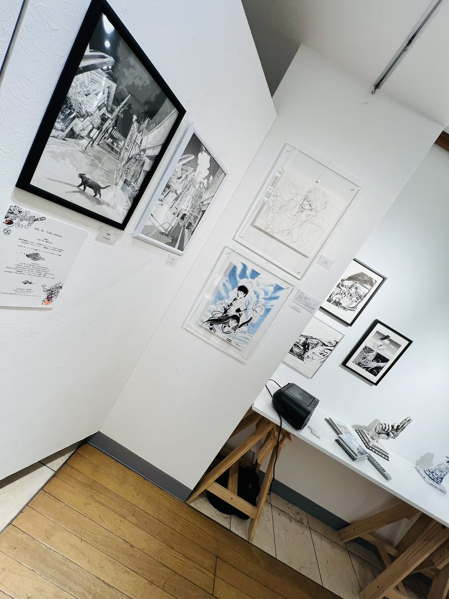『SEX』連載開始から完結までをお手伝いいただいた寺田亨先生

その寺田くんを連載前からコーチングしてくれた『To-y』の頃からのスタッフ
正木秀尚先生

そして本日のトークショーのお相手
浅田弘幸先生
3人のコーナーを作りました
#SEX展 #SEX35 どうぞご覧ください 