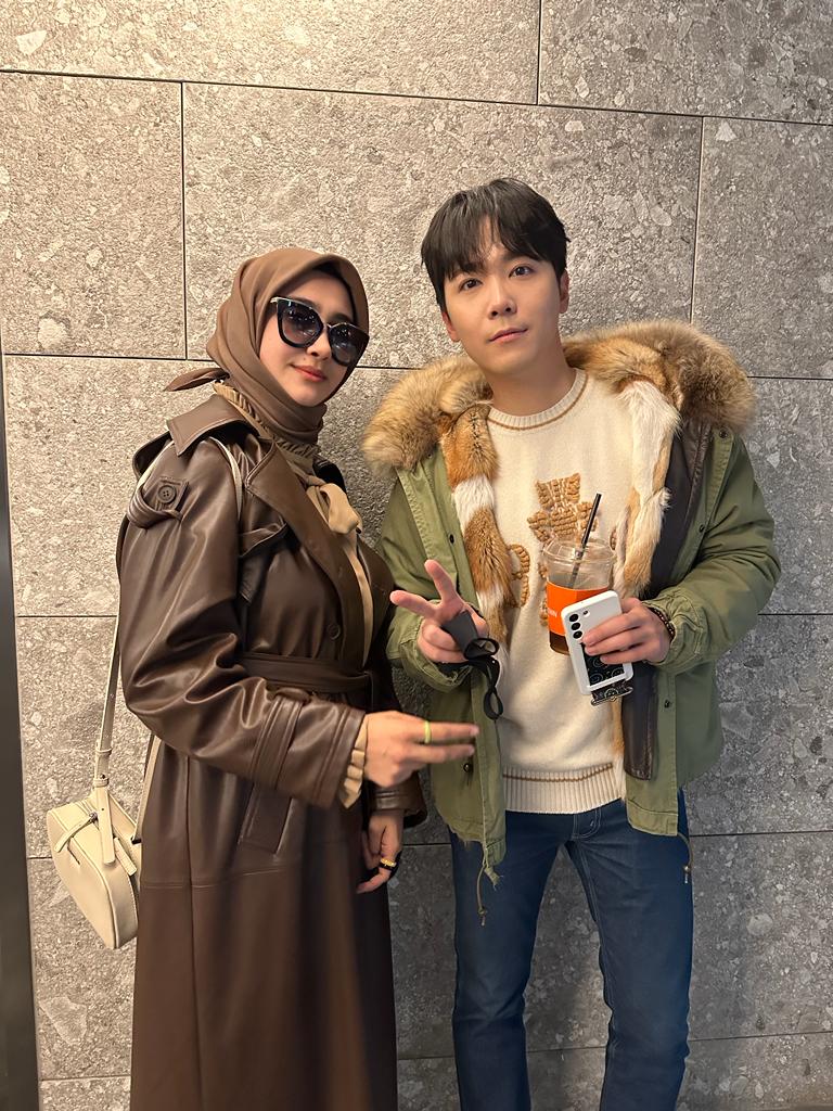 FTISLAND_Turkey's tweet photo. 23.11.2022

2017 İstanbul konseri ve 2018 Road to Ithaka çekimi ile başlayan, Eternal light oyunu ile geliştirilen bir dostluk💛

🧿💛 Can dostumuz Hongki ile adminimiz Hisuku'dan bir fotoğraf 💛🧿 https://t.co/TlbOobOJds